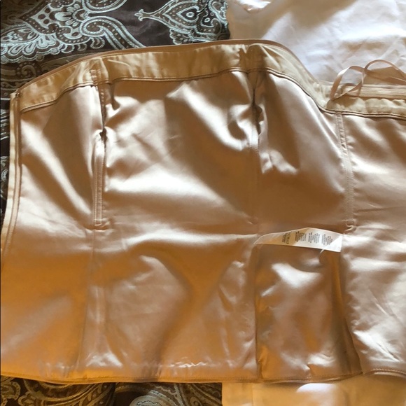 Cute gold top! - Picture 4 of 5